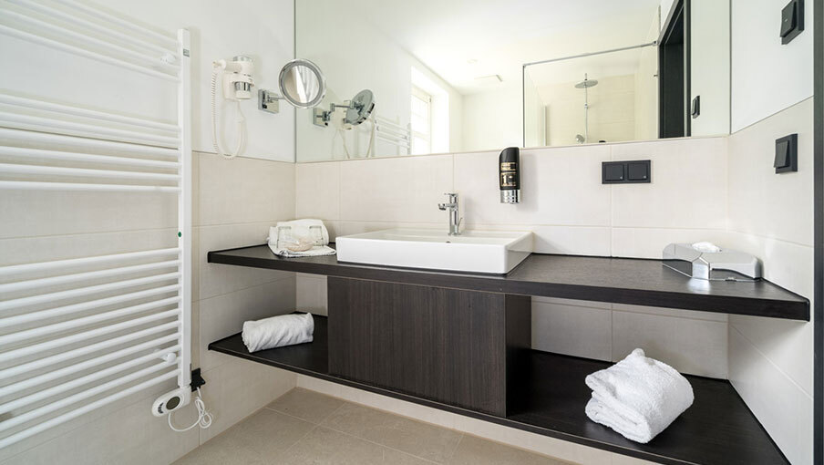 Urlaub an der Müritz in modernen Hotelzimmern Moderne Hotelzimmer im Seehotel Ecktannen